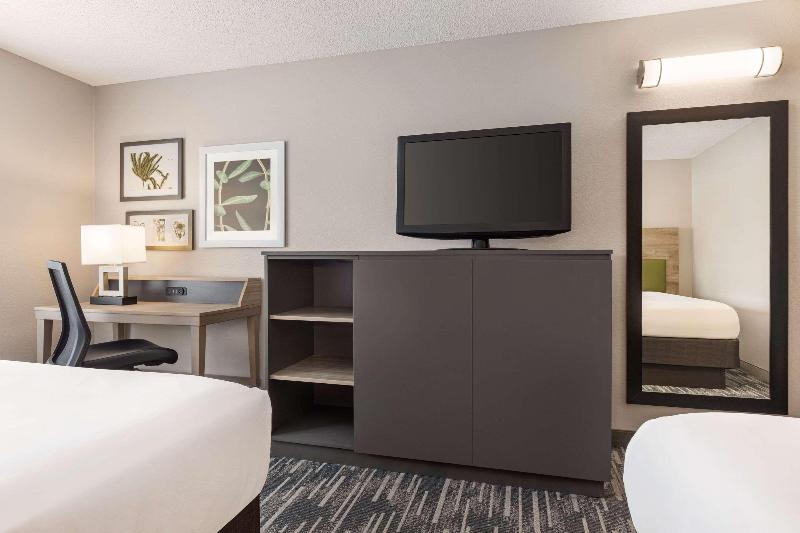 Country Inn & Suites By Radisson St. Cloud East Mn image