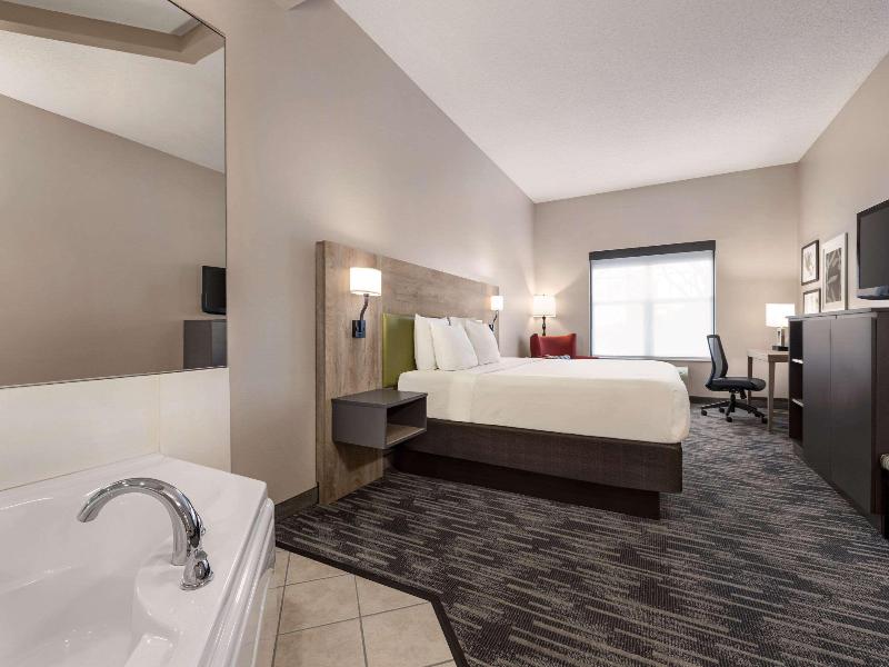 Country Inn & Suites By Radisson St. Cloud East Mn image