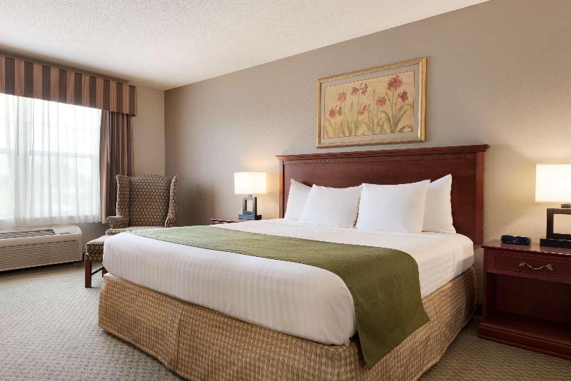 Country Inn & Suites By Radisson St. Cloud East Mn image