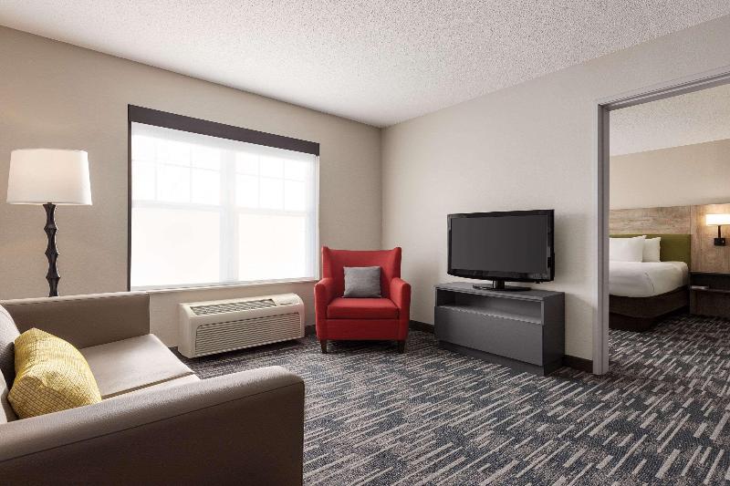 Country Inn & Suites By Radisson St. Cloud East Mn image