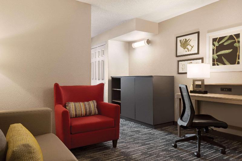 Country Inn & Suites By Radisson St. Cloud East Mn image
