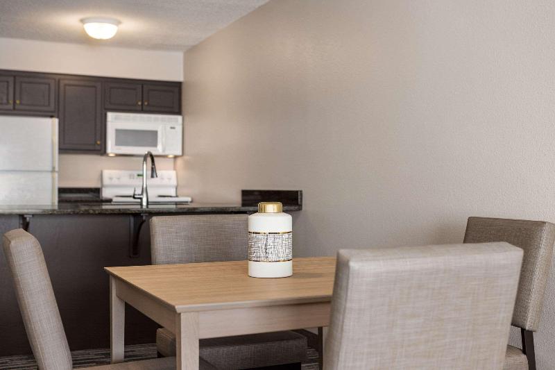 Country Inn & Suites By Radisson St. Cloud East Mn image