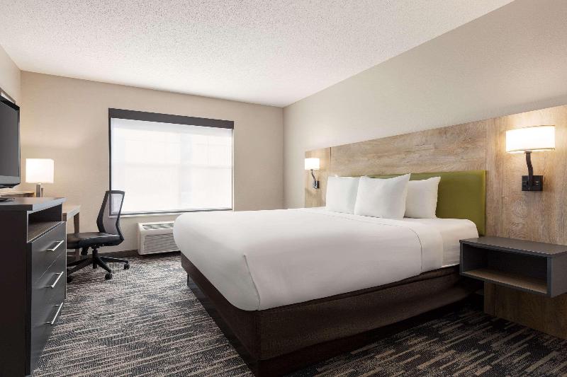 Country Inn & Suites By Radisson St. Cloud East Mn image