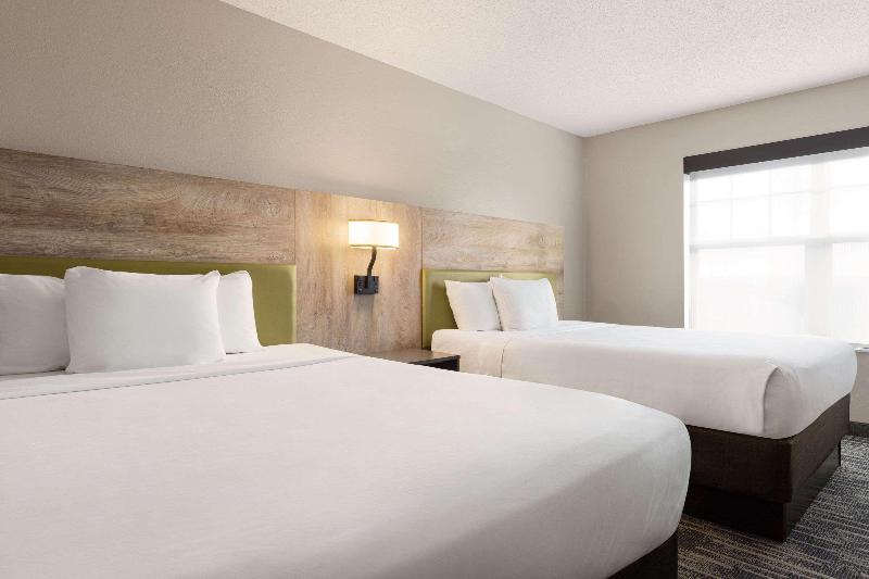 Country Inn & Suites By Radisson St. Cloud East Mn image