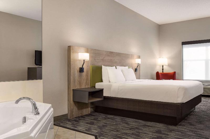Country Inn & Suites By Radisson St. Cloud East Mn image