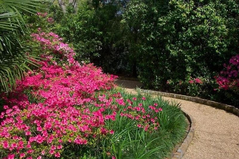Monmouth Historic Inn & Gardens image