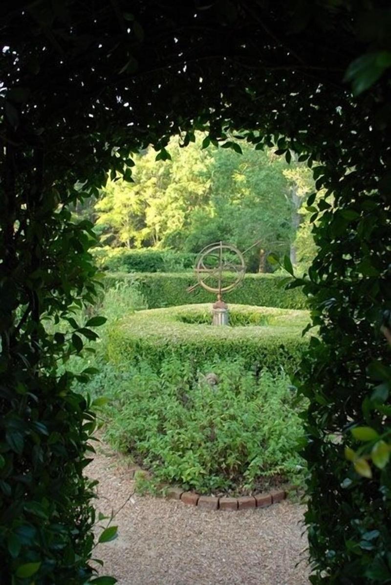 Monmouth Historic Inn & Gardens image