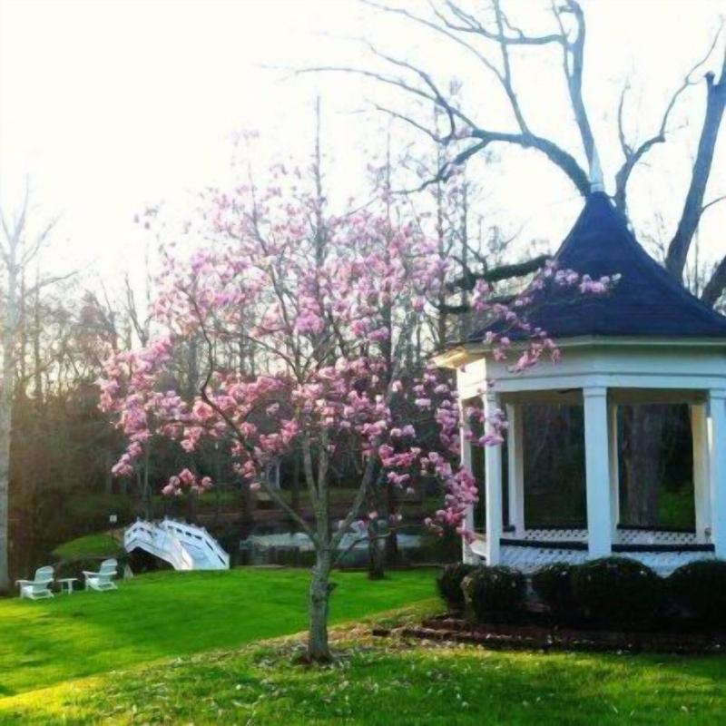 Monmouth Historic Inn & Gardens image