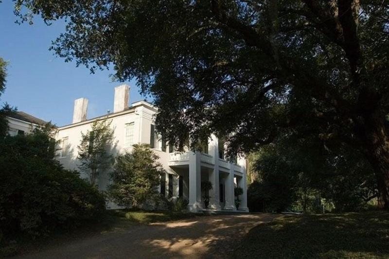 Monmouth Historic Inn & Gardens image