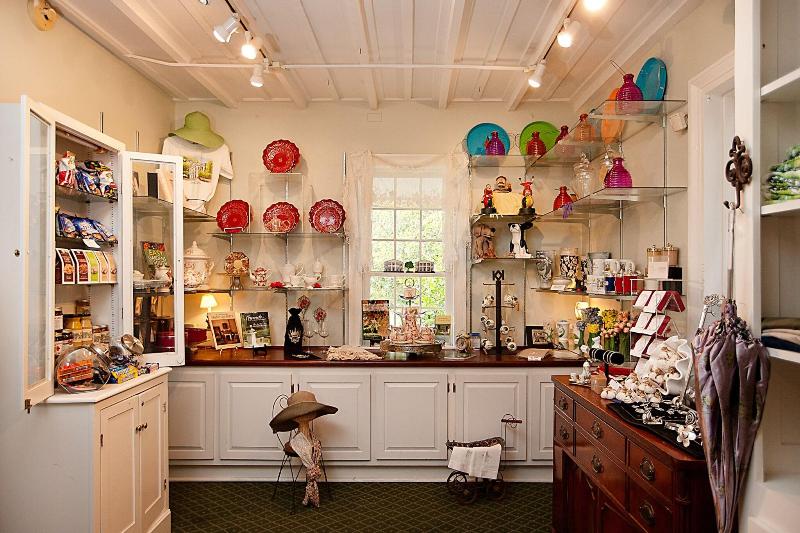 Monmouth Historic Inn & Gardens image