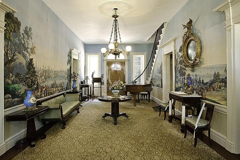 Monmouth Historic Inn & Gardens image