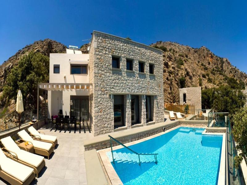 Blue Dream Luxury Villas
