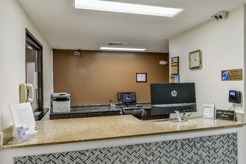Wake Inn Hotel image
