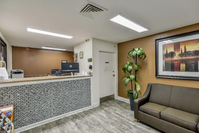 Wake Inn Hotel image