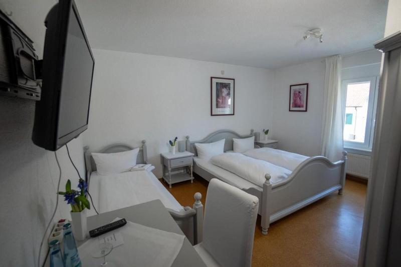 Zur Tanne Landhotel image