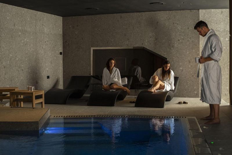 Grand Hotel Elite - Image 10