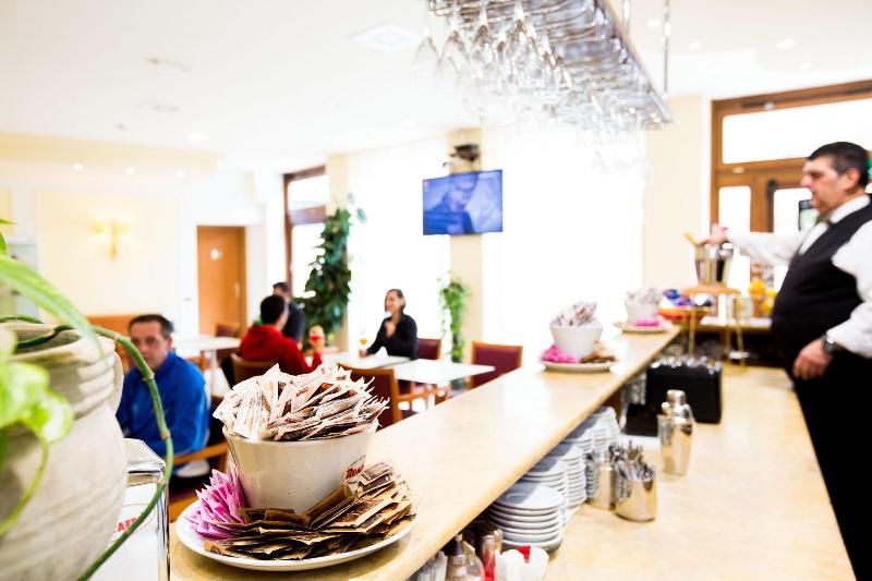 Grand Hotel Elite - Image 5