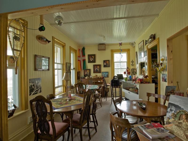 Auberge Du Cafe Chez Sam image