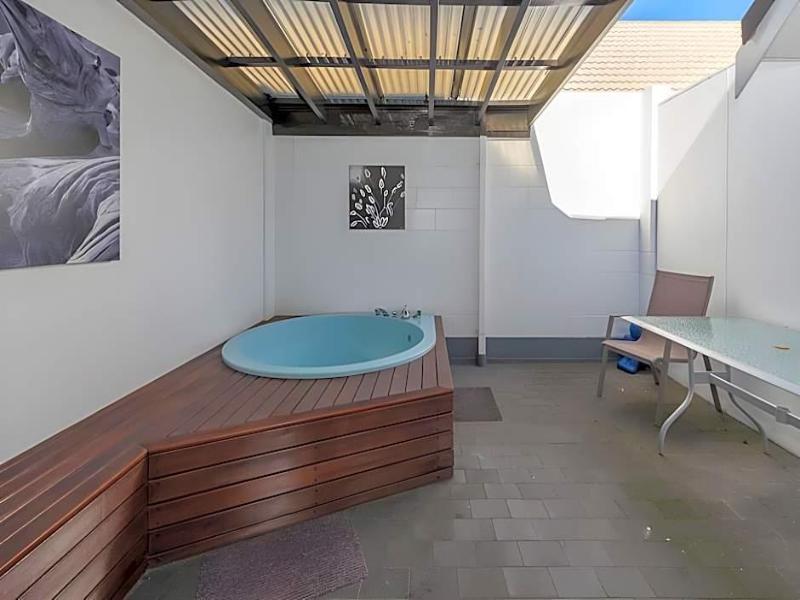 Asure Palm Court Motor Inn image