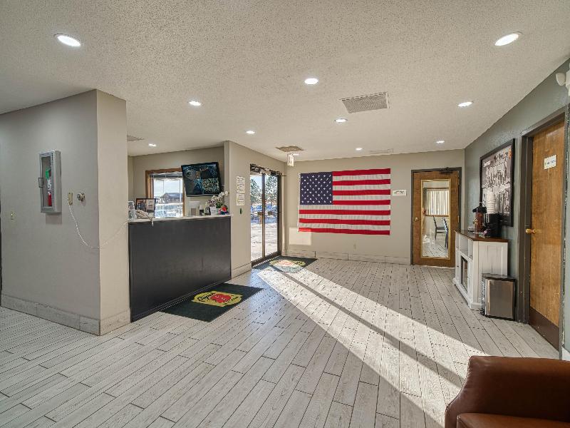 Super 8 By Wyndham Hot Springs