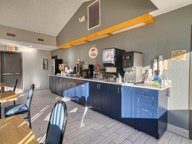 Super 8 By Wyndham Hot Springs