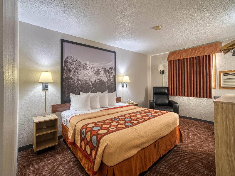 Super 8 By Wyndham Hot Springs image