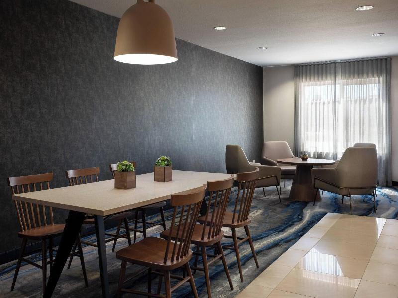 Fairfield Inn & Suites Redding