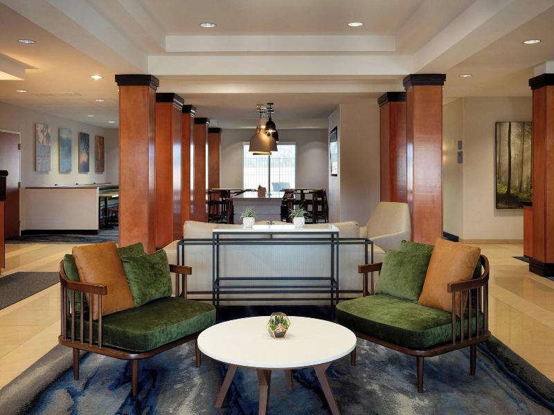 Fairfield Inn & Suites Redding