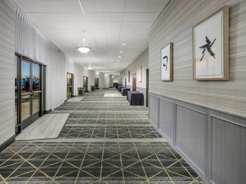 Holiday Inn Quincy image
