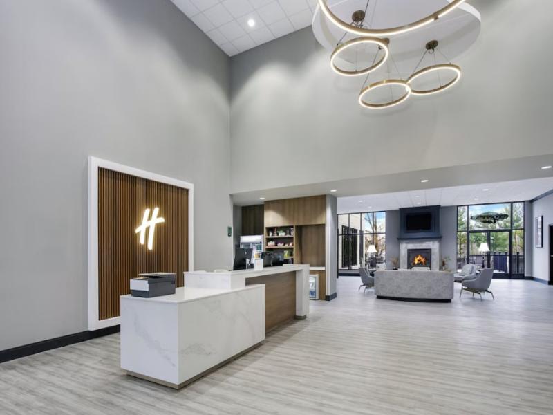 Holiday Inn Quincy image