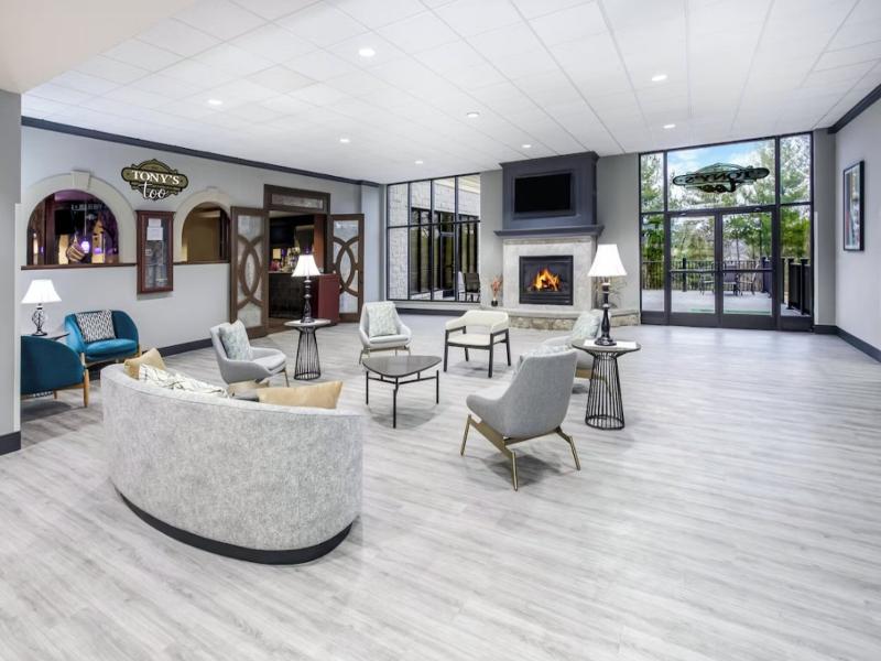 Holiday Inn Quincy image