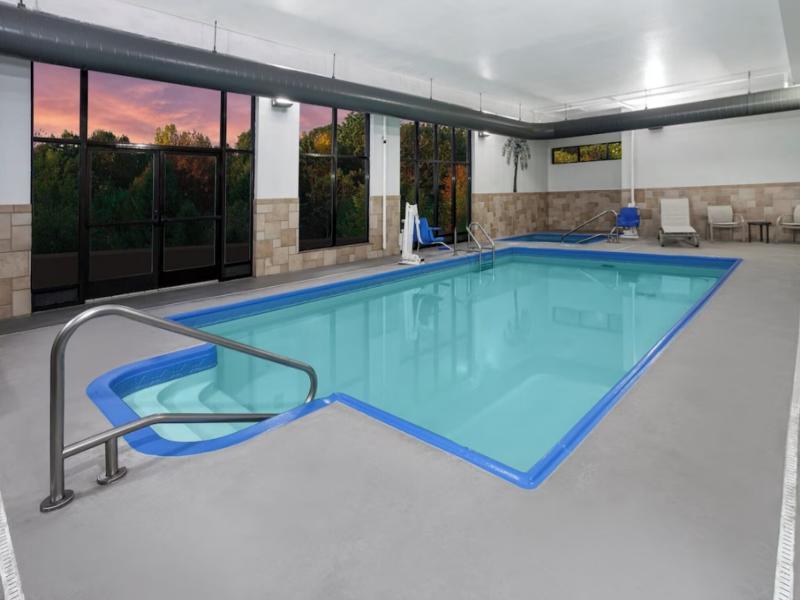 Holiday Inn Quincy image