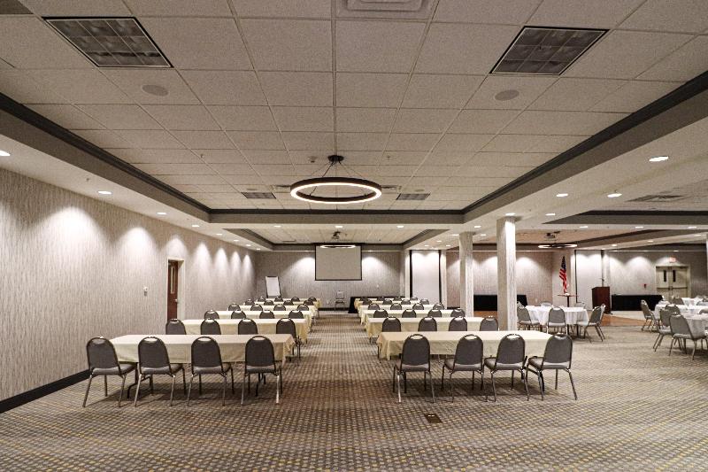 Holiday Inn Quincy image