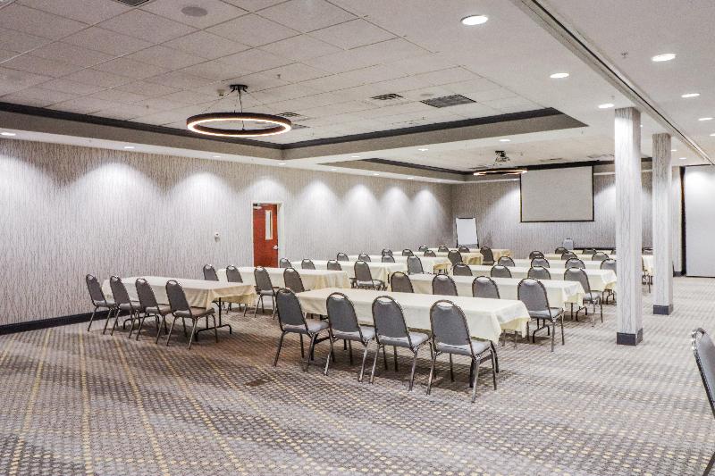 Holiday Inn Quincy image