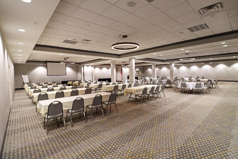 Holiday Inn Quincy image
