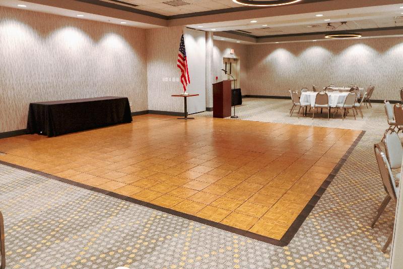 Holiday Inn Quincy image