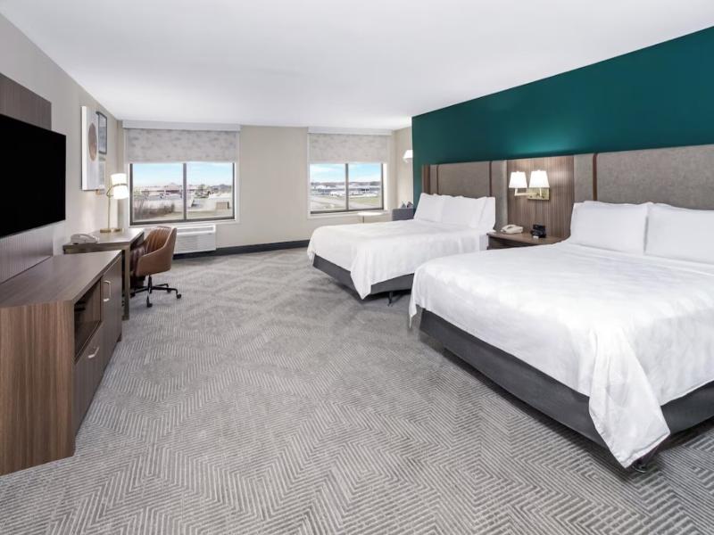 Holiday Inn Quincy image