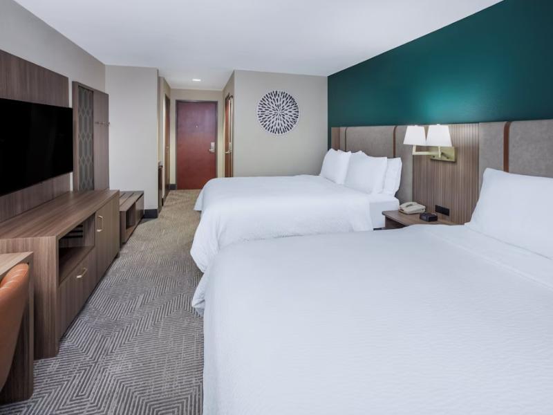 Holiday Inn Quincy image