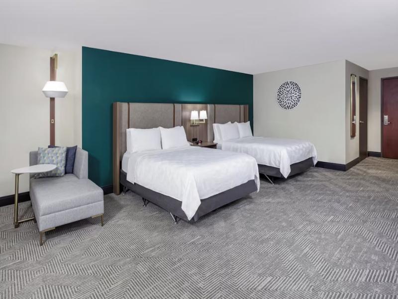 Holiday Inn Quincy image