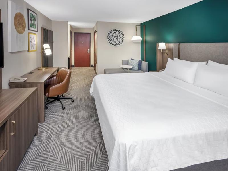 Holiday Inn Quincy image
