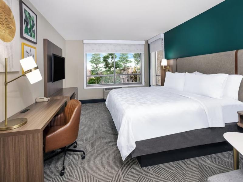 Holiday Inn Quincy image