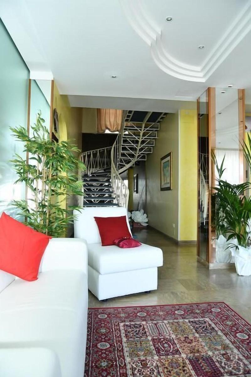 Villa Rosa image