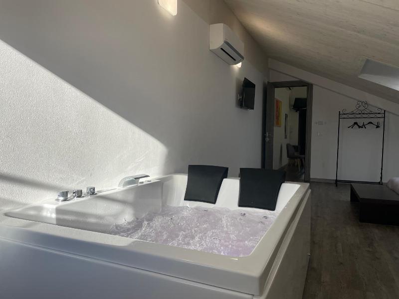 Villa Liliana image