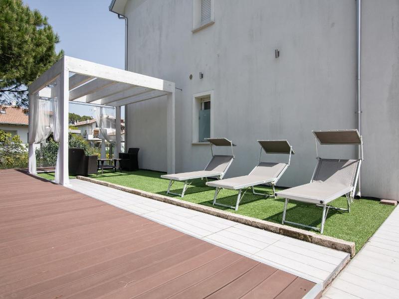 Villa Liliana image