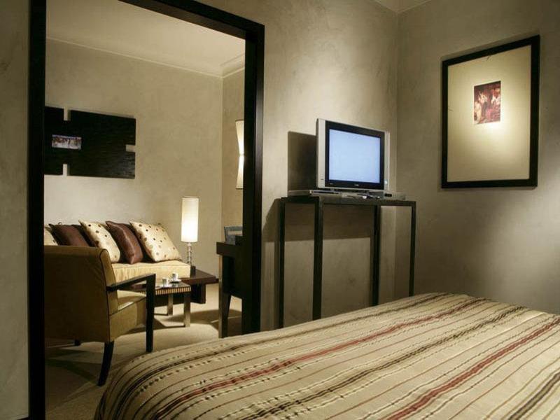 Intown Luxury House image