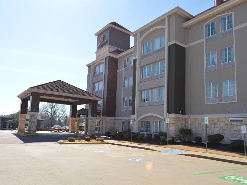 La Quinta Inn & Suites Bryant — general view