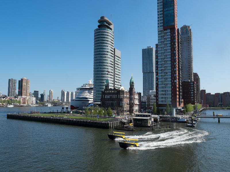 Hotel New York — exterior view