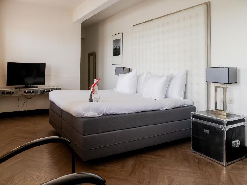 Hotel New York image