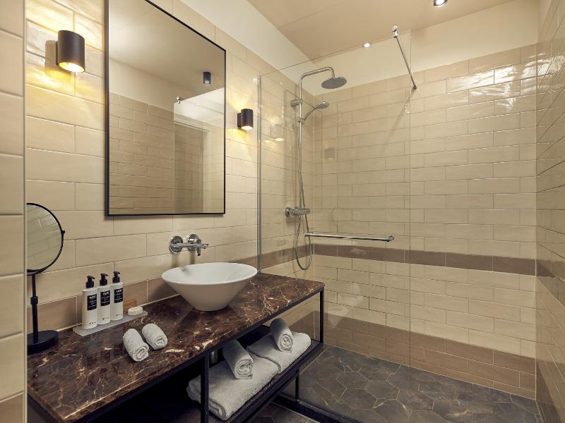 Hotel New York image