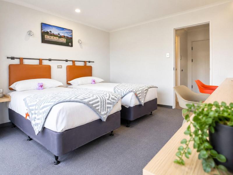 Alpin Motel & Conference Centre image